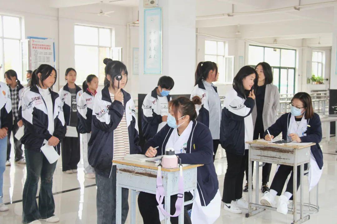 留学人员助力民族地区儿童青少年眼健康公益项目走进喀左